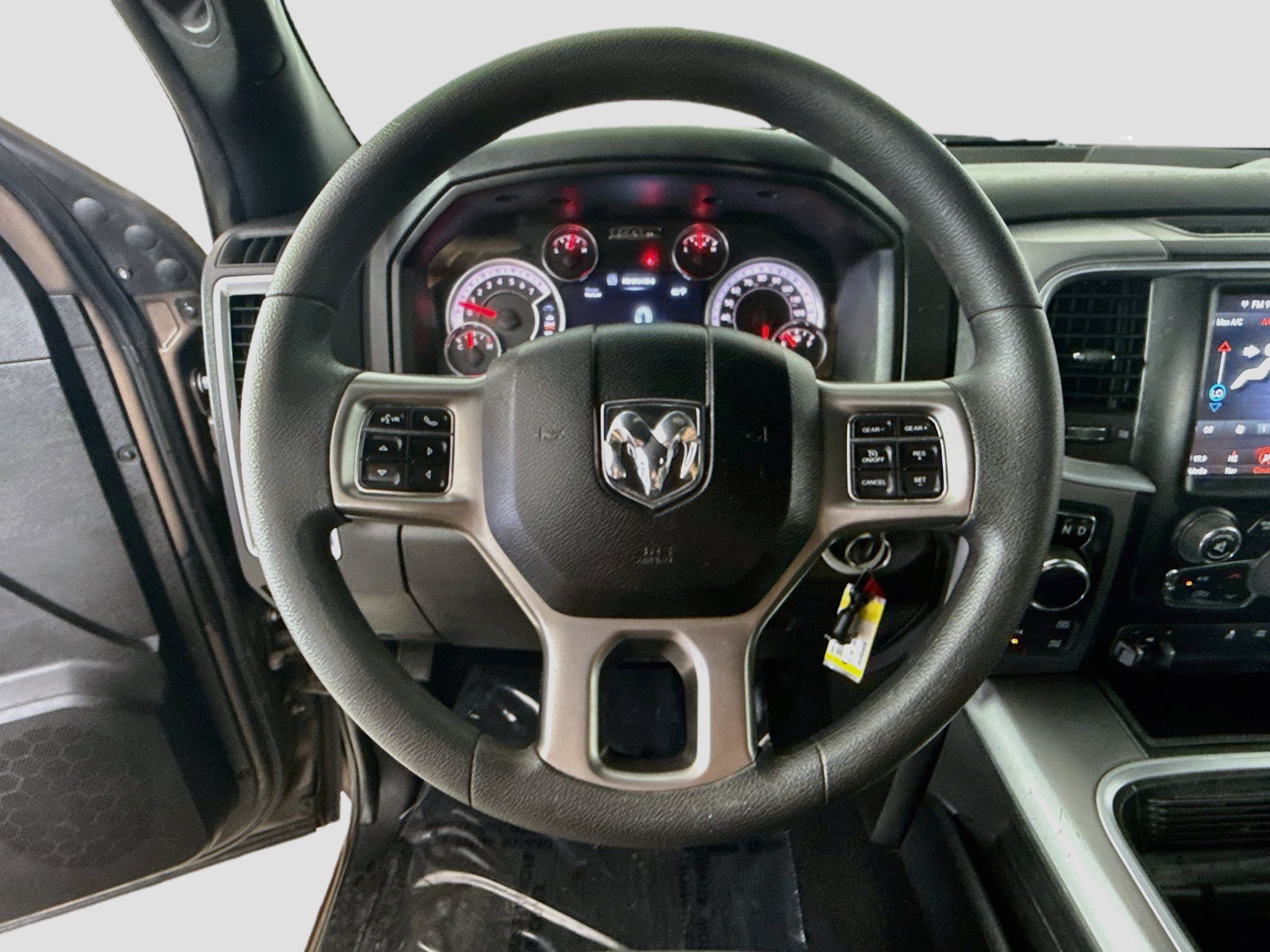 Used 2021 RAM 1500 Classic Warlock w/ Trailer & Traction Group AWD/4WD image 13