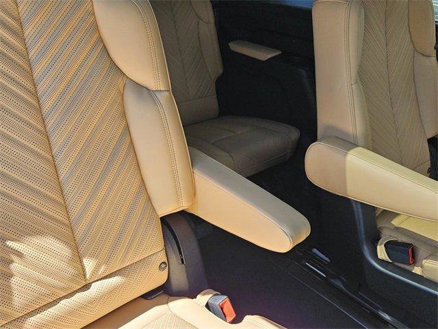 New 2026 Cadillac Escalade IQ Luxury 2 w/ LPO, Radiant Package image 19
