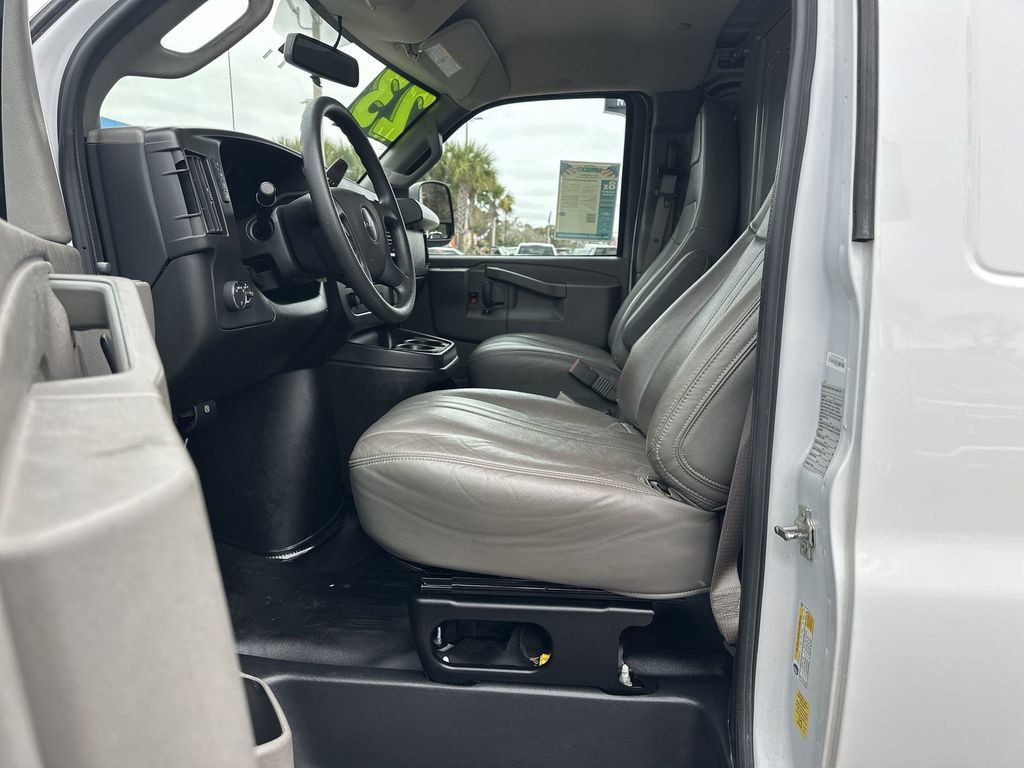 Used 2023 GMC Savana 2500 w/ Driver Convenience Package image 18