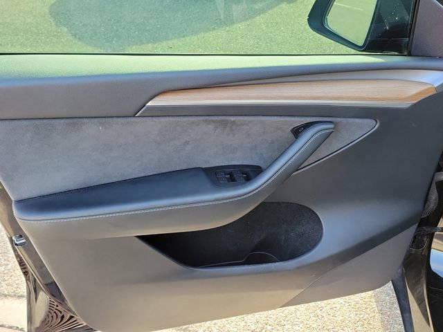 Used 2022 Tesla Model Y Performance image 17