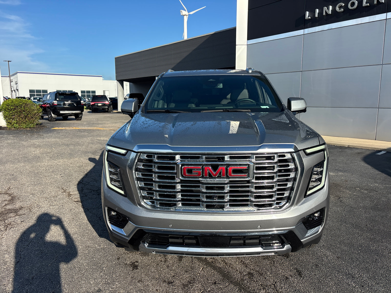 Used 2025 GMC Yukon Denali w/ Sun & Power Step Package AWD/4WD image 2