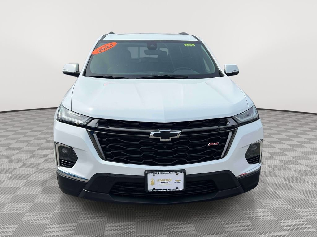 Used 2023 Chevrolet Traverse RS AWD/4WD image 2