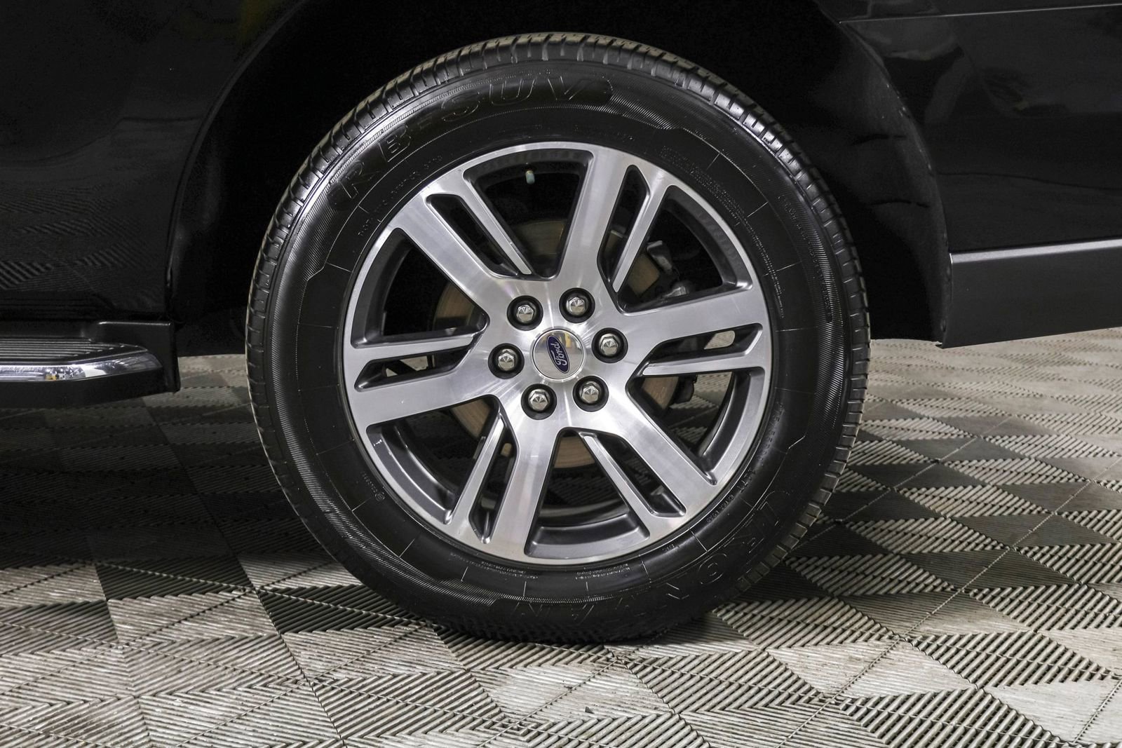 Used 2023 Ford Expedition Limited image 20