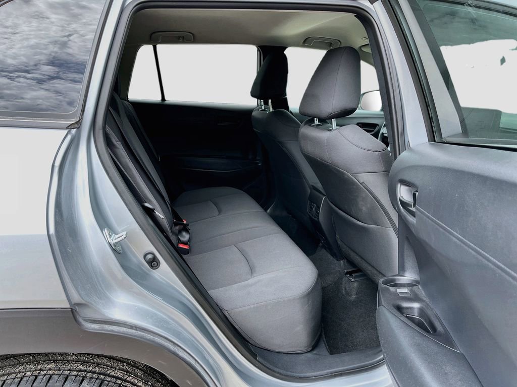 Used 2025 Toyota Corolla Cross LE FWD image 26