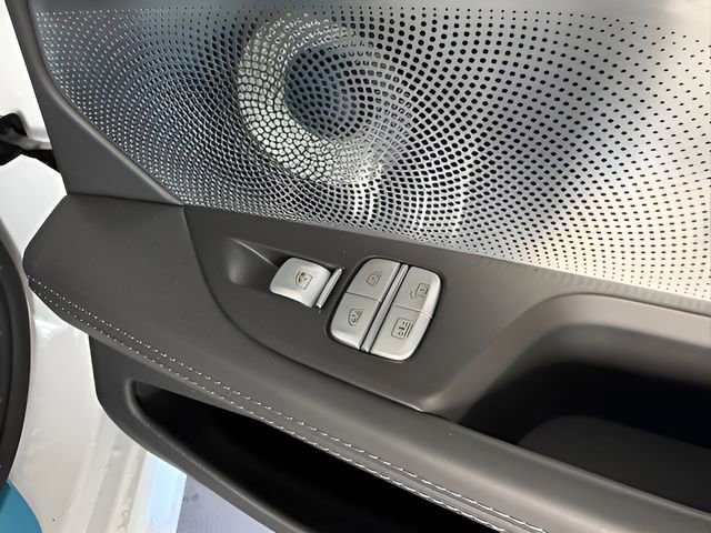 Used 2026 BMW 840i xDrive w/ M Sport Professional Package image 30