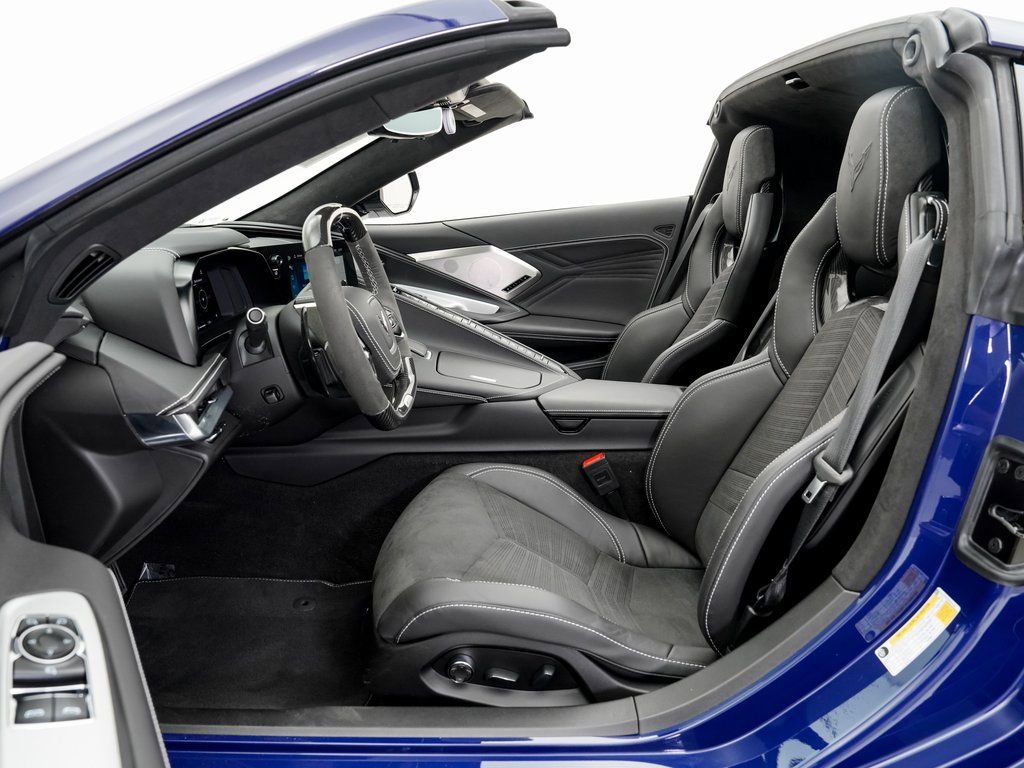 Used 2025 Chevrolet Corvette Z06 w/ Battery Protection Package image 7