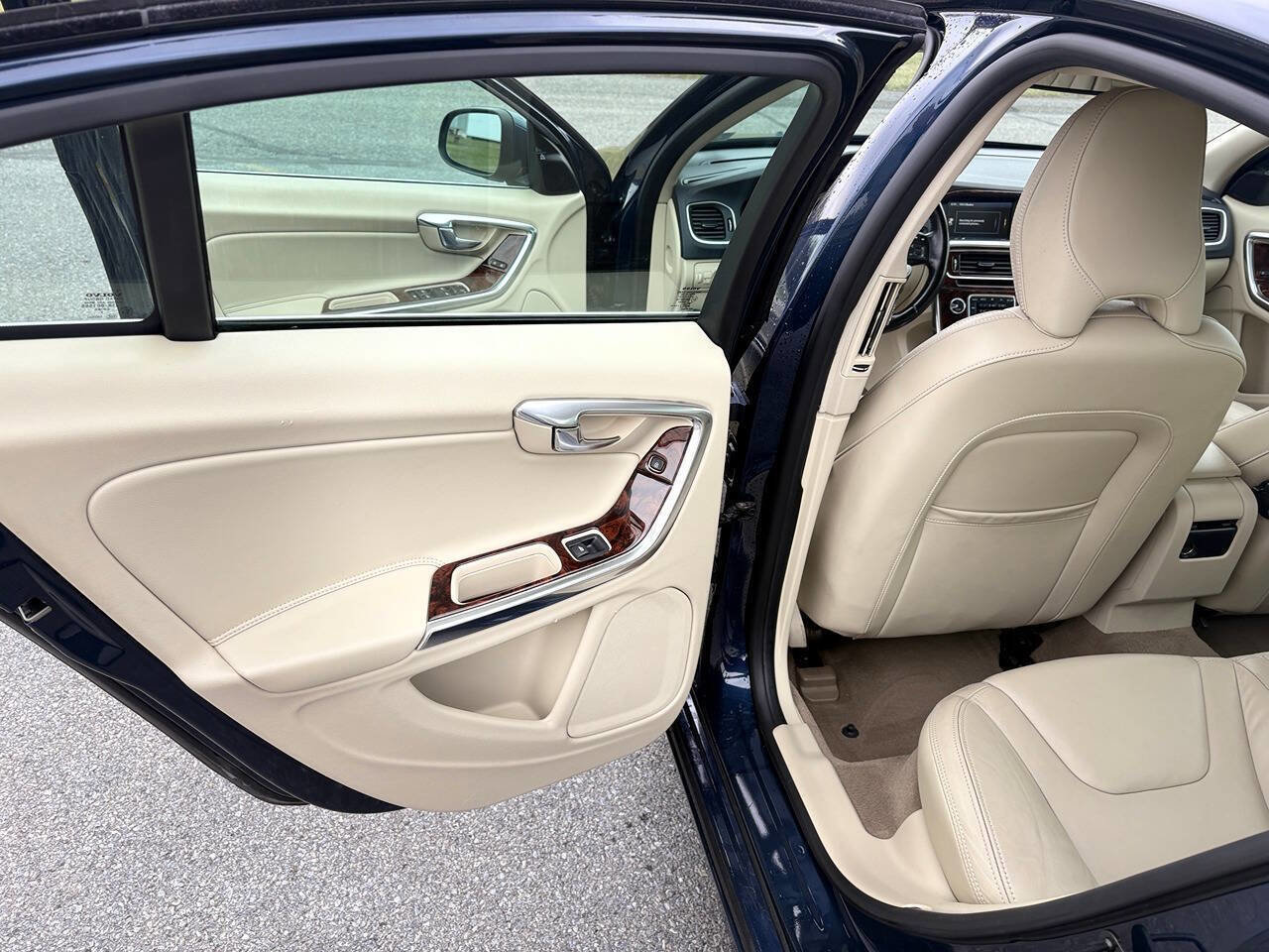 Used 2013 Volvo S60 T5 image 5