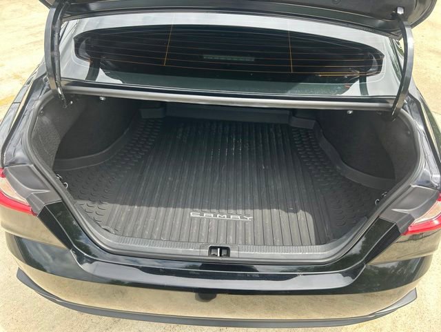 Used 2025 Toyota Camry SE FWD image 18