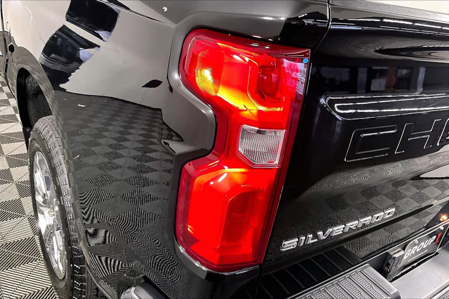 Certified 2023 Chevrolet Silverado 1500 LTZ w/ Technology Package AWD/4WD image 28