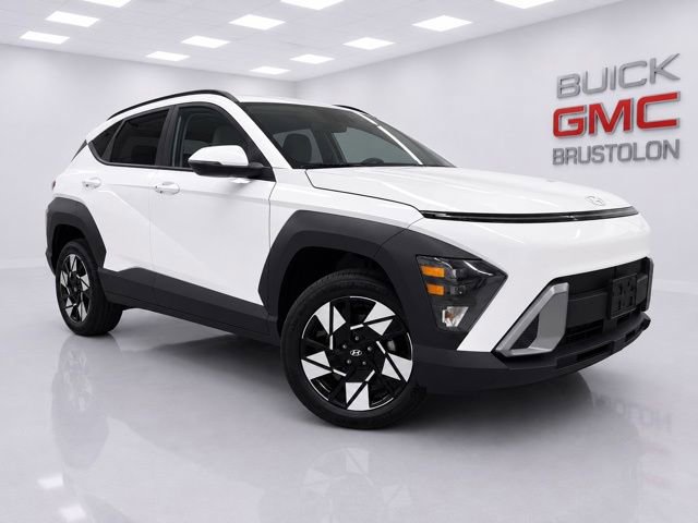 Used 2025 Hyundai Kona SEL AWD/4WD image 1