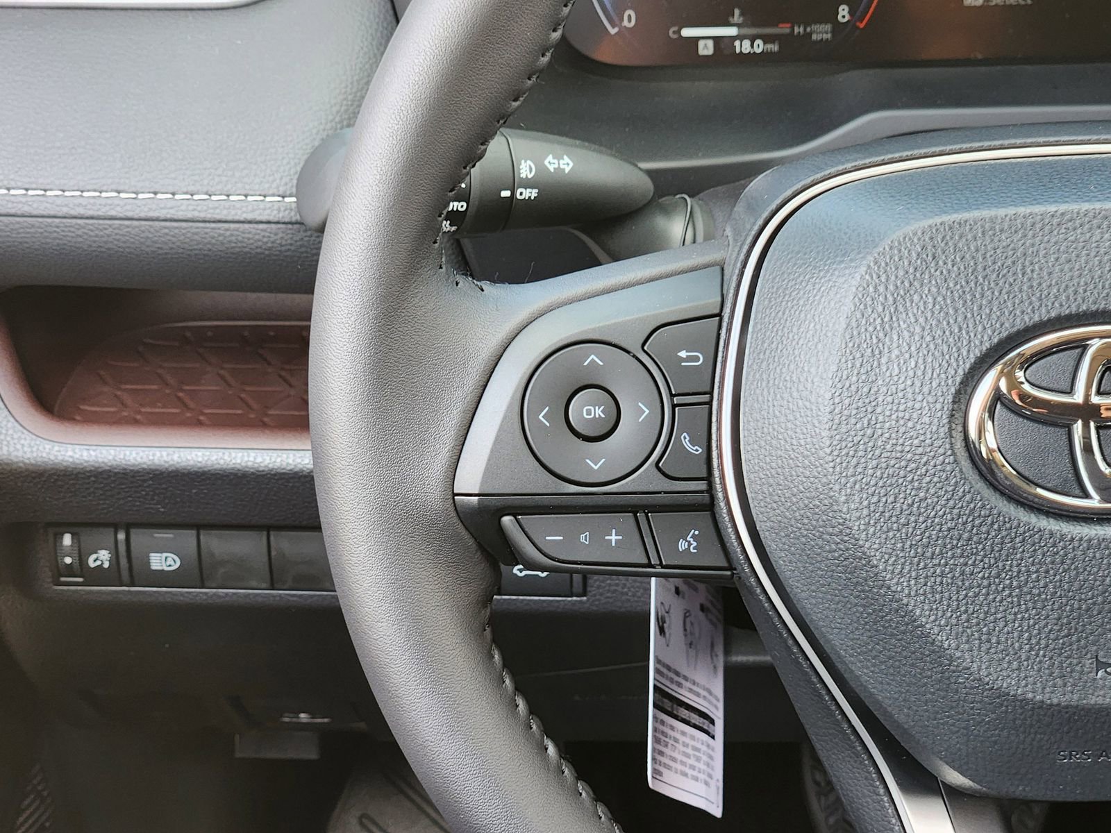 Used 2025 Toyota RAV4 Limited image 25