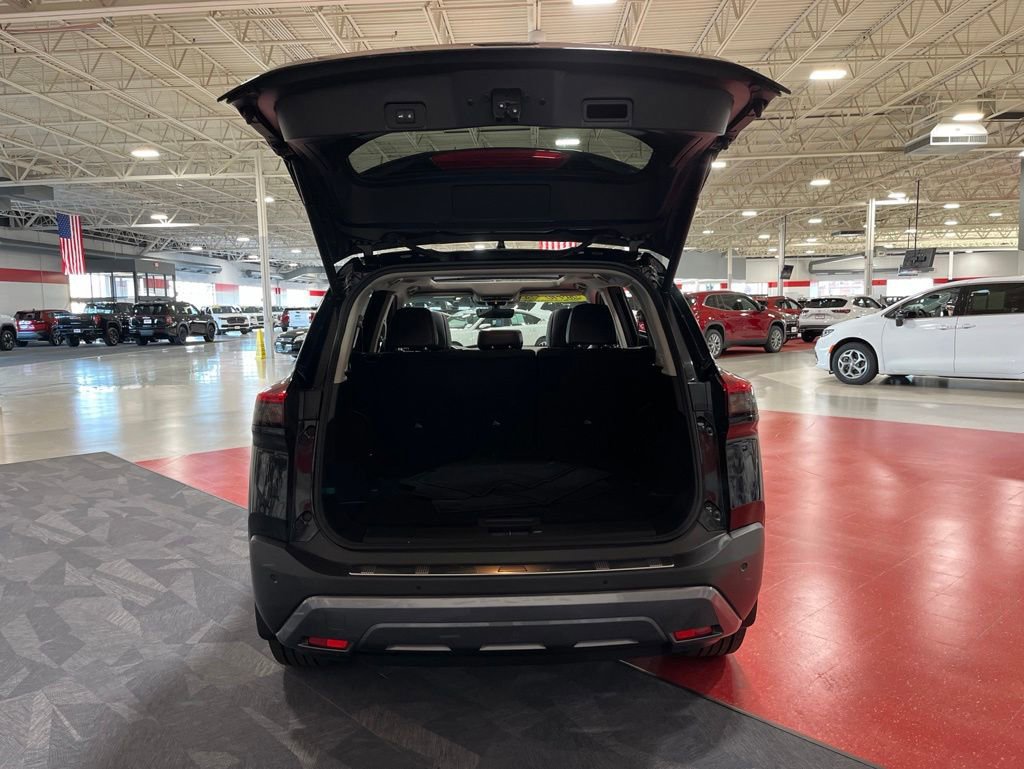 Used 2023 Nissan Rogue SL AWD/4WD image 5