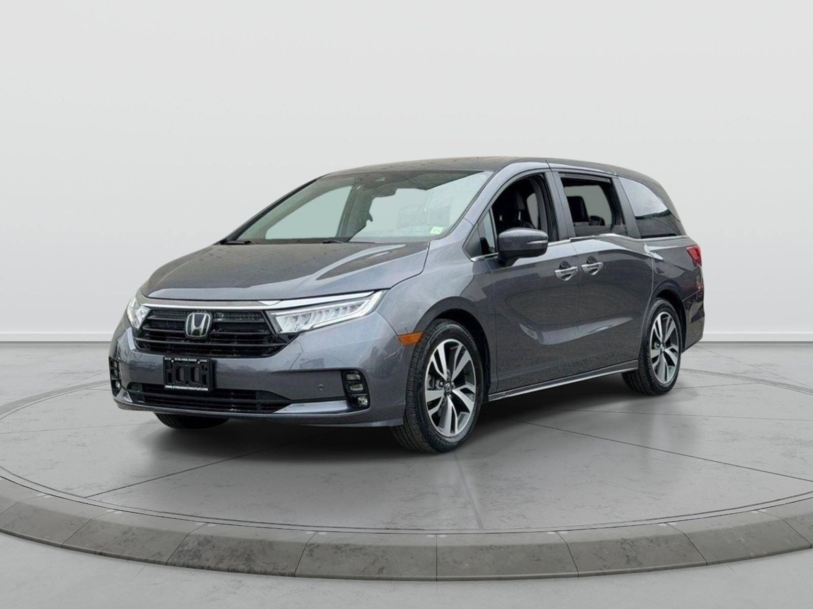 Used 2023 Honda Odyssey Touring image 3