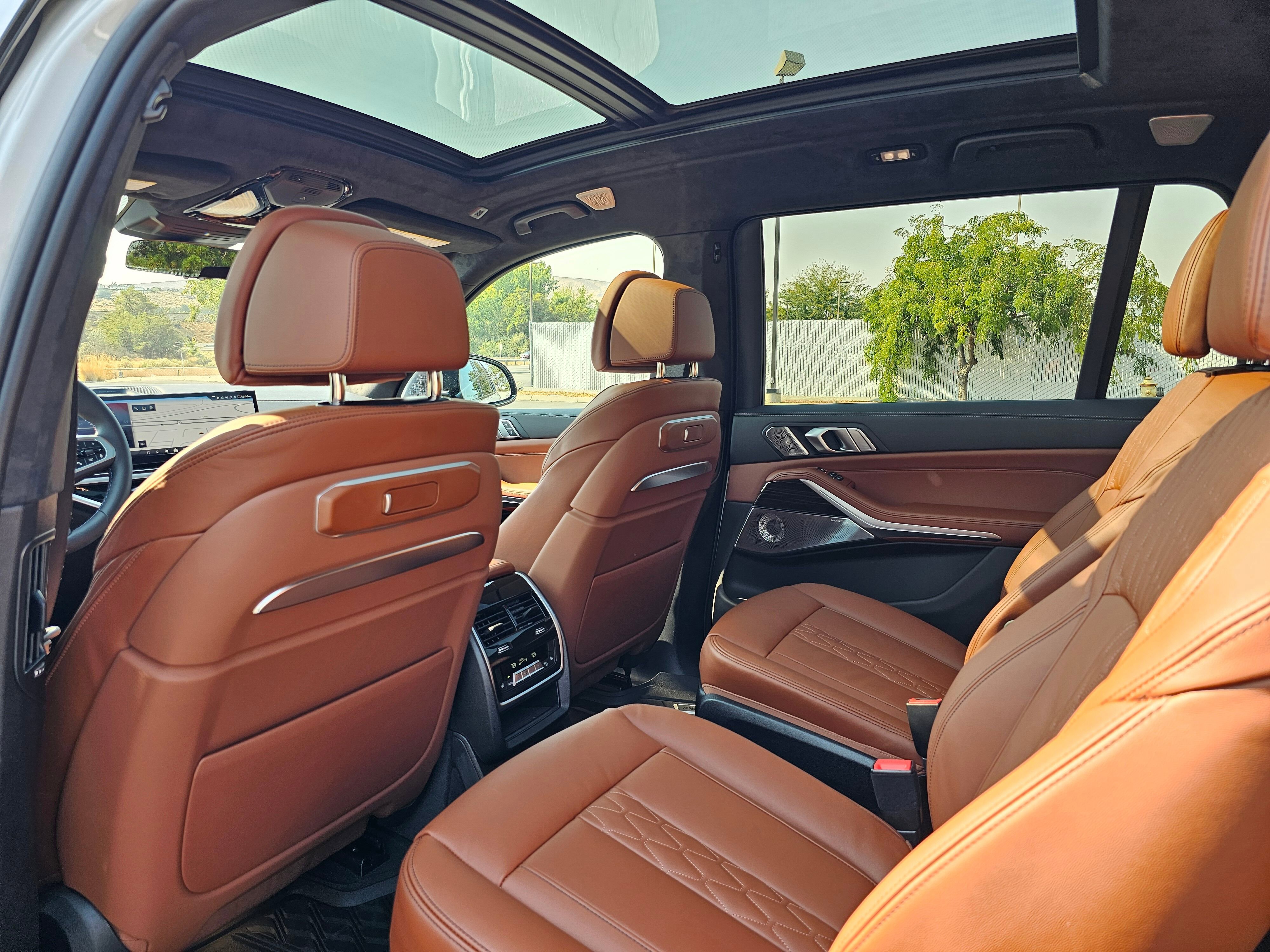 New 2026 BMW X7 M60i image 12