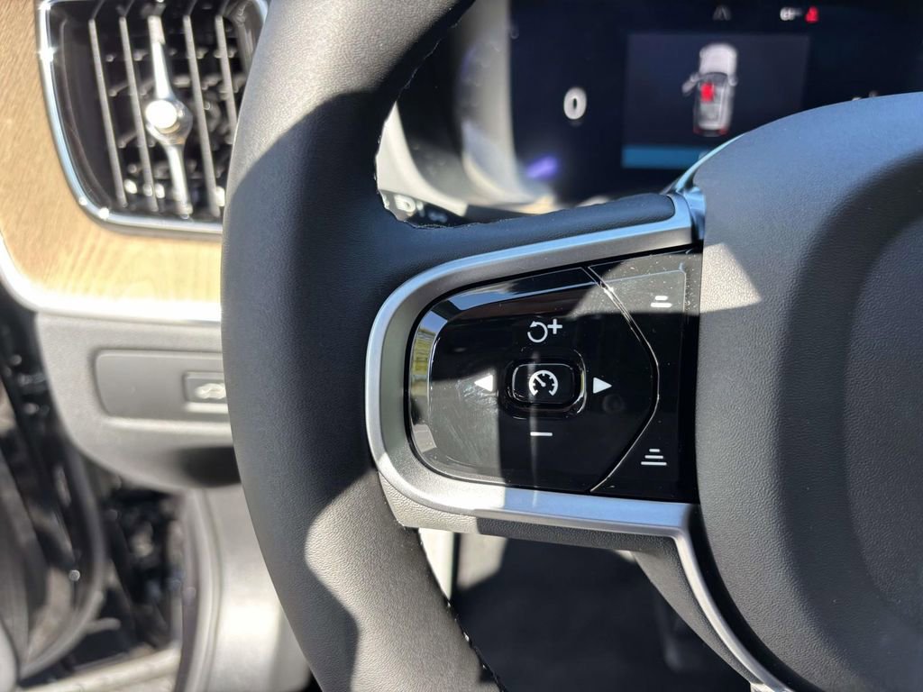 New 2026 Volvo XC60 B5 Plus w/ Protection Package Premier image 17
