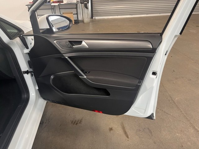 Used 2019 Volkswagen e-Golf SE w/ Driver Assistance Package image 12