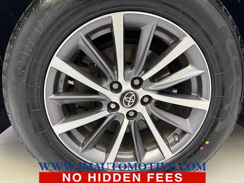 Used 2018 Toyota Highlander XLE AWD/4WD image 9
