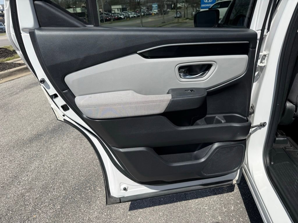 Used 2023 Honda Pilot LX image 33