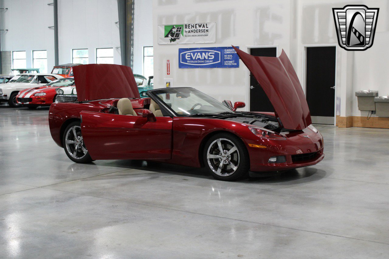 Used 2008 Chevrolet Corvette Convertible w/ Preferred Equipment Group image 20