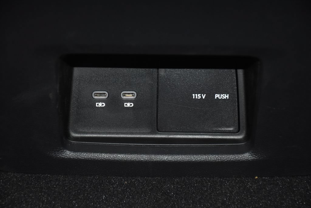 Used 2025 Volkswagen Atlas Cross Sport SE FWD image 32