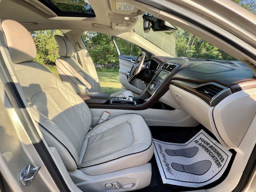 Used 2017 Ford Fusion Platinum FWD image 8