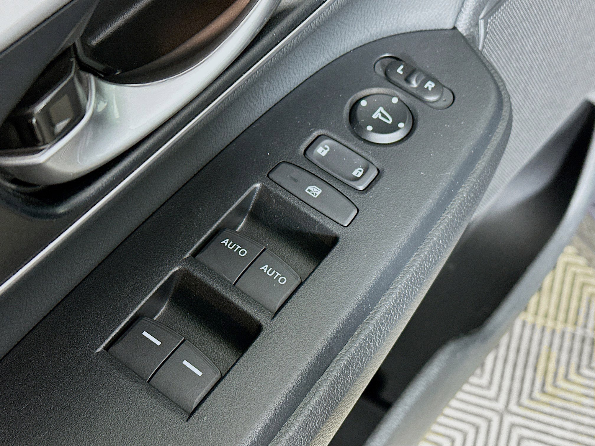 Used 2022 Honda CR-V Touring image 17