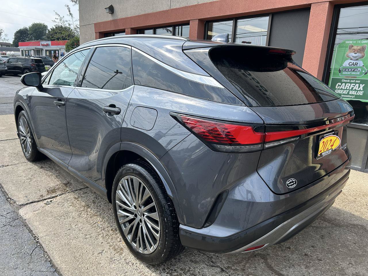 Used 2024 Lexus RX 450h AWD w/ Convenience Package image 4