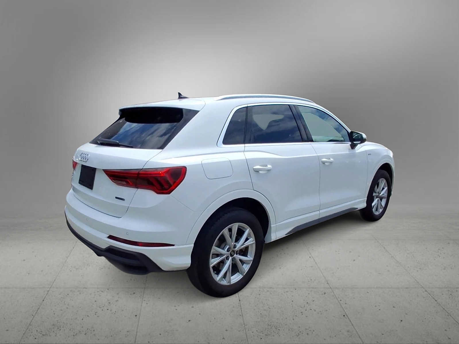 Certified 2023 Audi Q3 2.0T Premium w/ Convenience Package AWD/4WD image 8