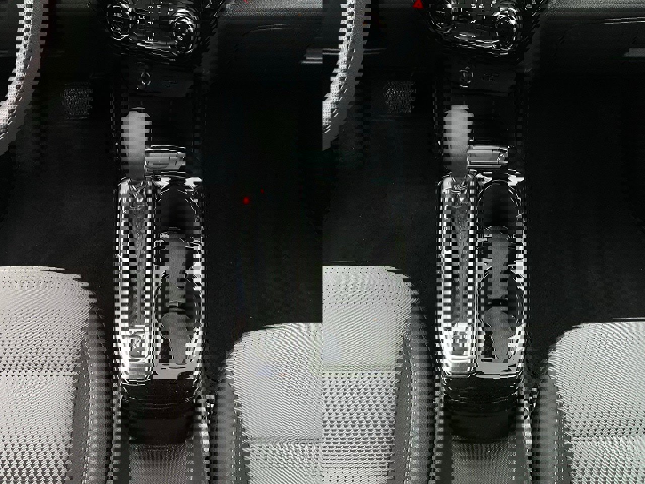 Used 2025 Chevrolet Trax LT image 14