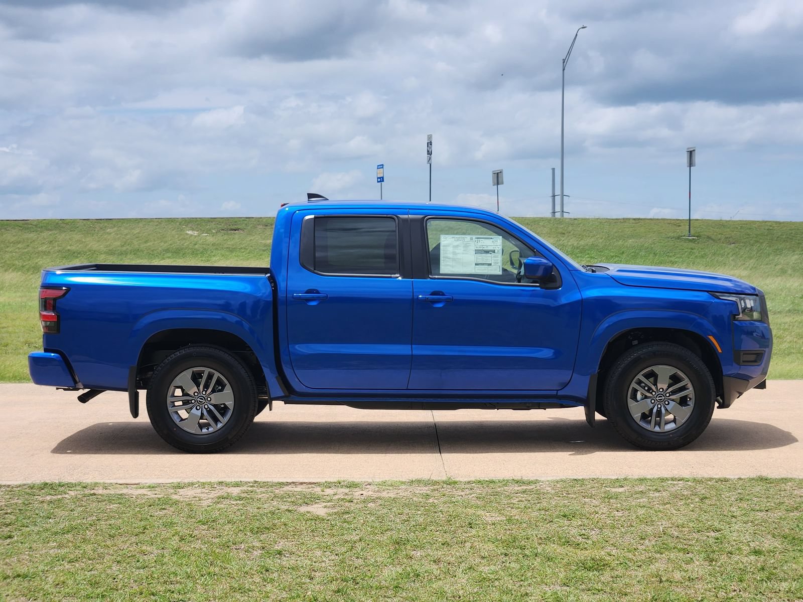 New 2026 Nissan Frontier SV w/ SV Convenience Package RWD image 7