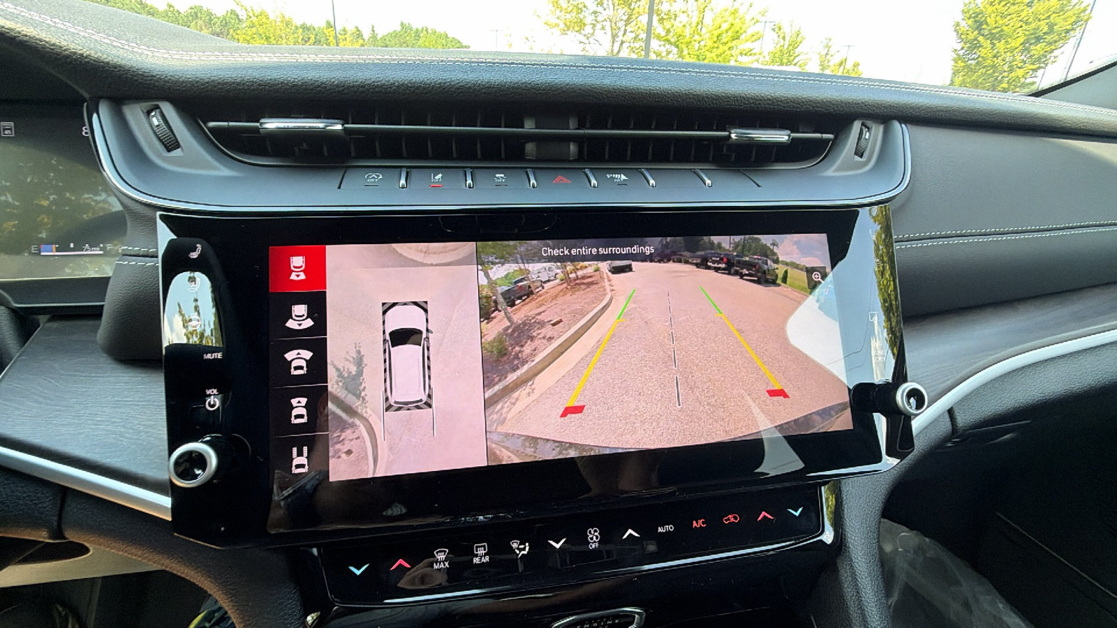 New 2027 Jeep Grand Cherokee Limited AWD/4WD image 28
