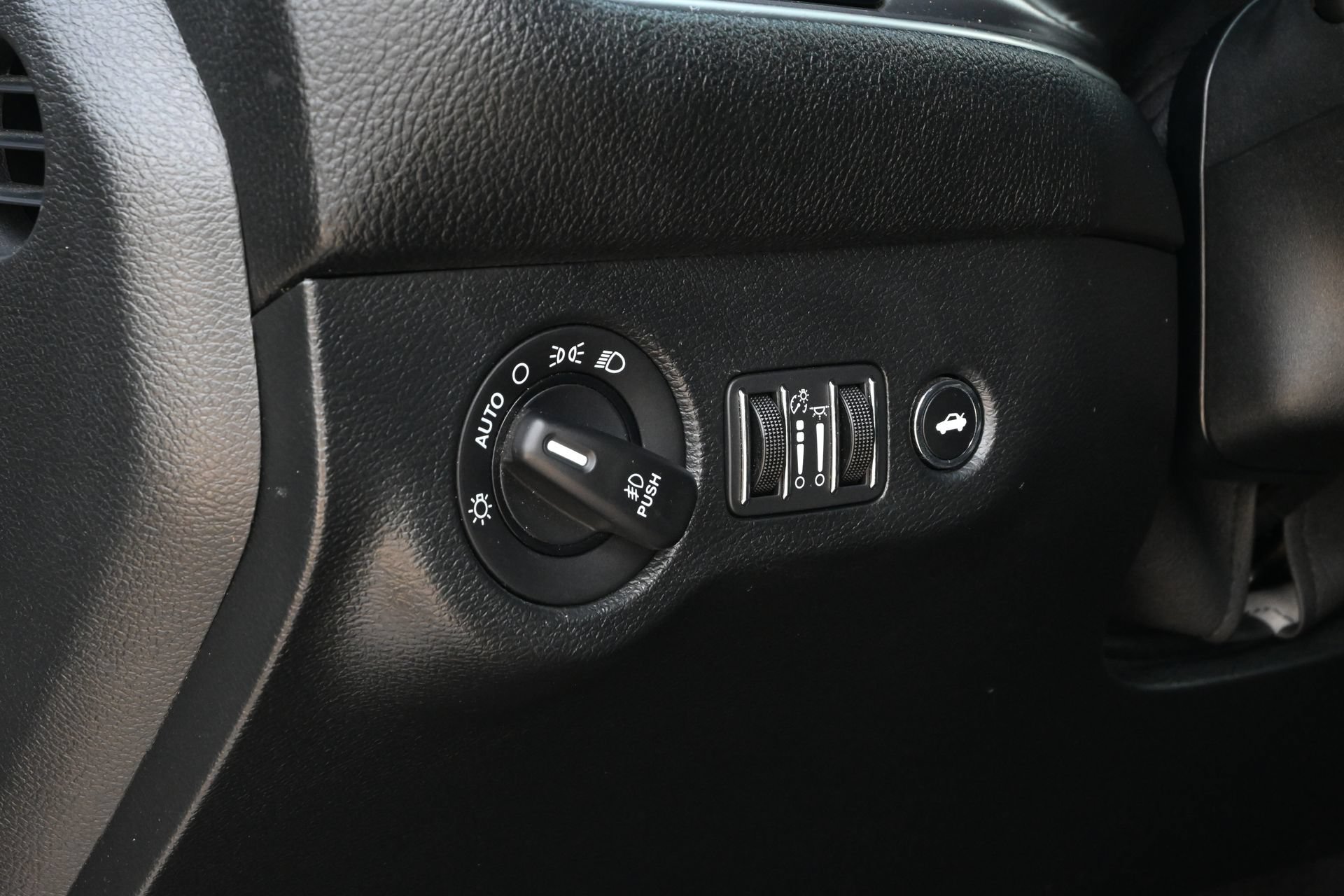 Used 2019 Dodge Challenger R/T w/ Blacktop Package RWD image 17