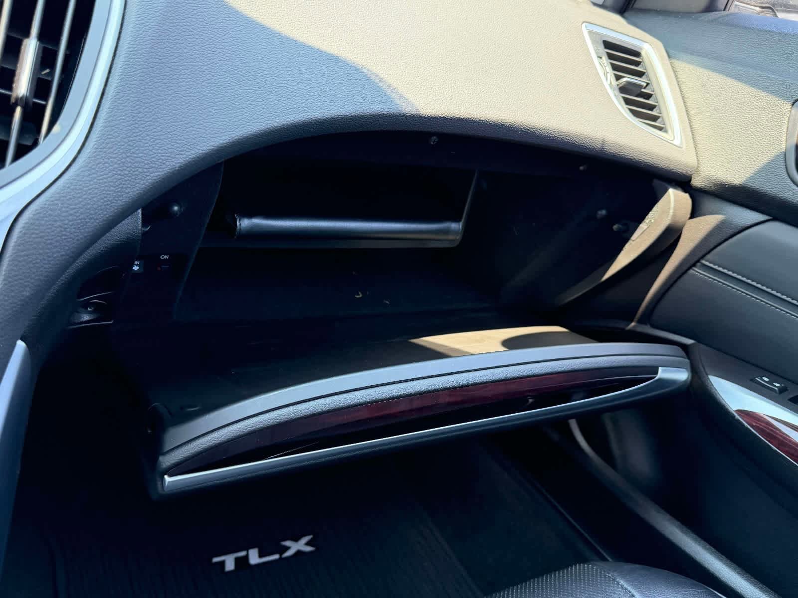 Used 2016 Acura TLX w/ Technology Package FWD image 30