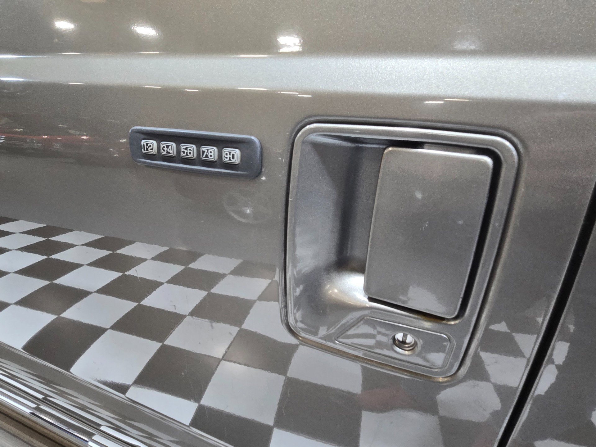 Used 2005 Ford Excursion Limited image 28