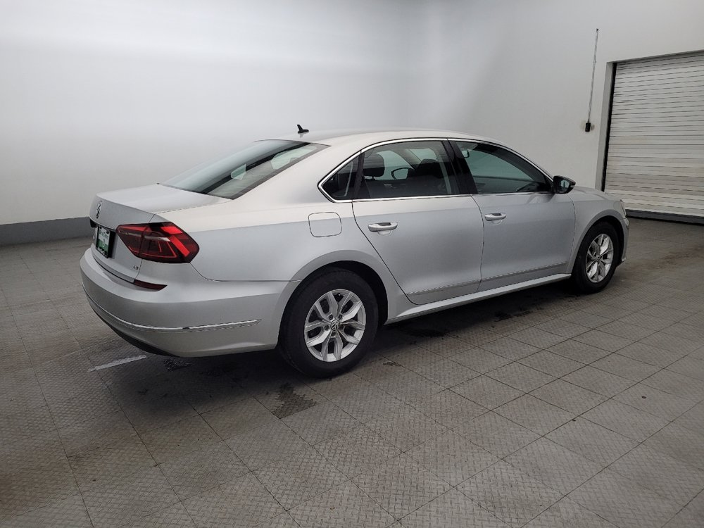 Used 2017 Volkswagen Passat 1.8T S FWD image 10