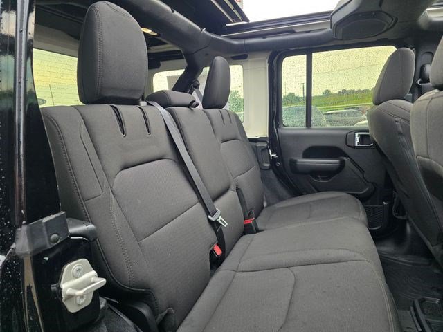 Used 2023 Jeep Wrangler Unlimited w/ Sun & Screen Package AWD/4WD image 18