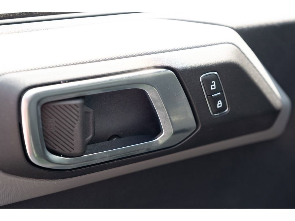 Used 2024 Ford Bronco Everglades image 8