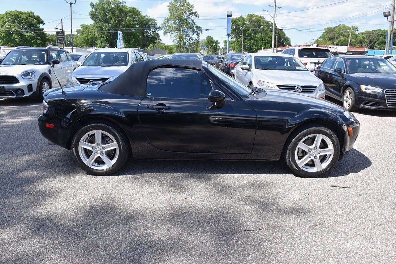 Used 2006 MAZDA MX-5 Miata Touring RWD image 7