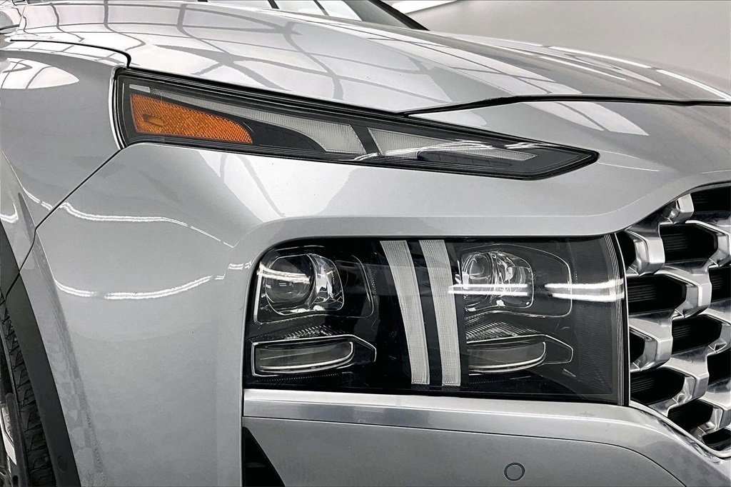 Used 2023 Hyundai Santa Fe Limited image 29