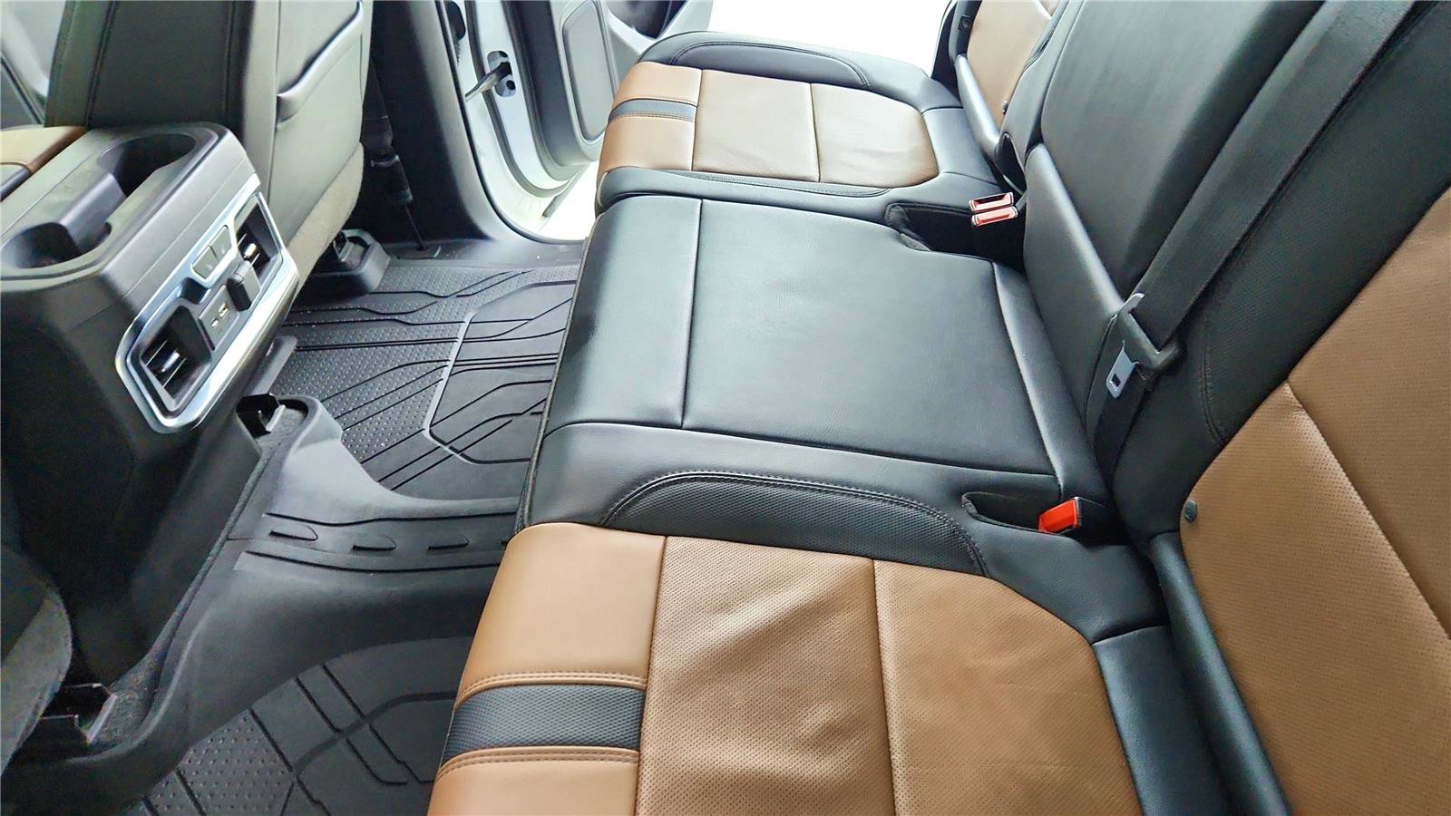 Used 2021 Chevrolet Silverado 1500 High Country image 36