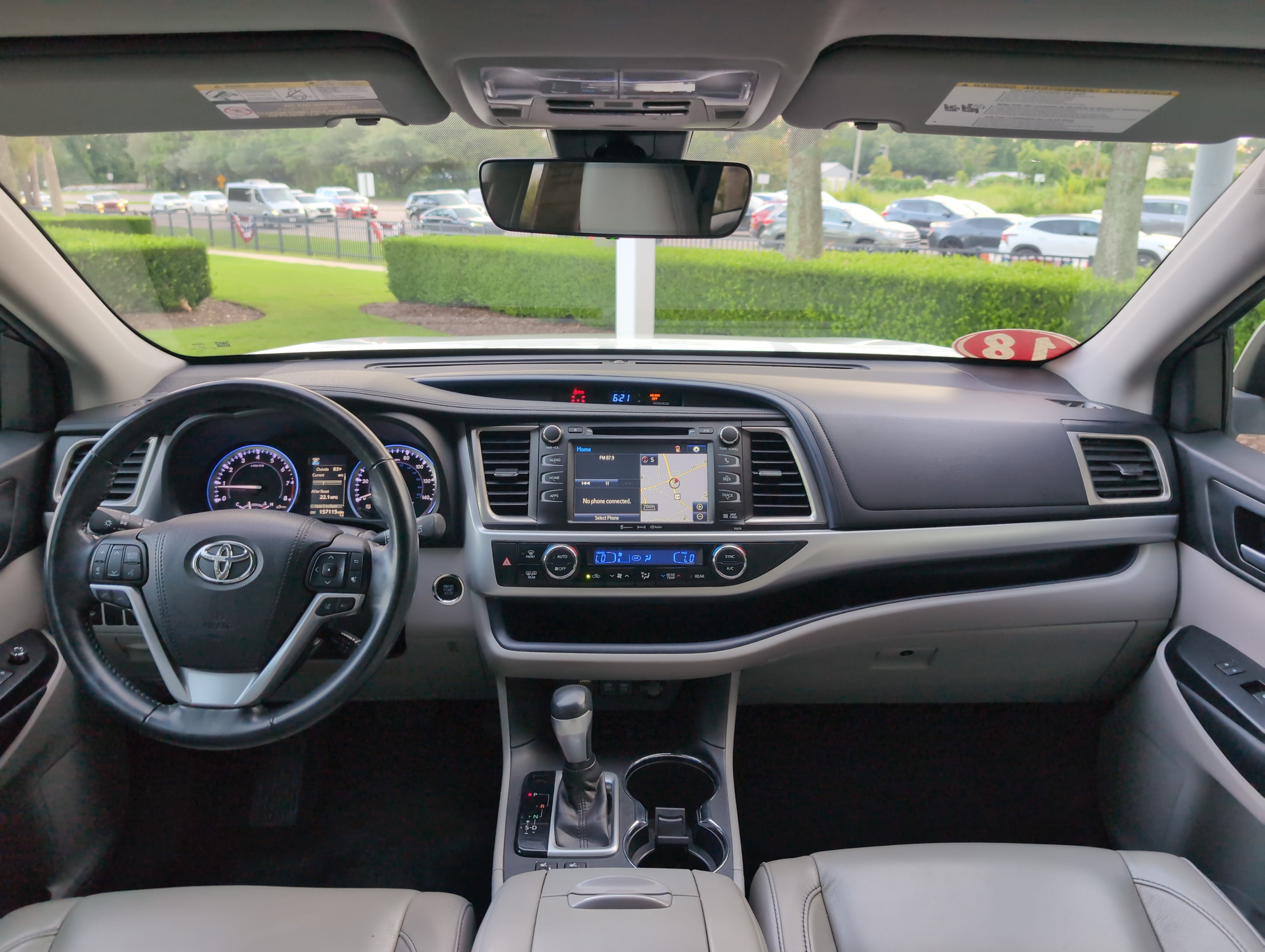 Used 2018 Toyota Highlander XLE AWD/4WD image 29