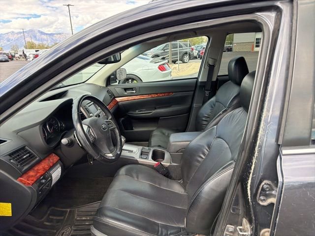 Used 2012 Subaru Outback 2.5i Limited w/ Moonroof Pkg AWD/4WD image 17