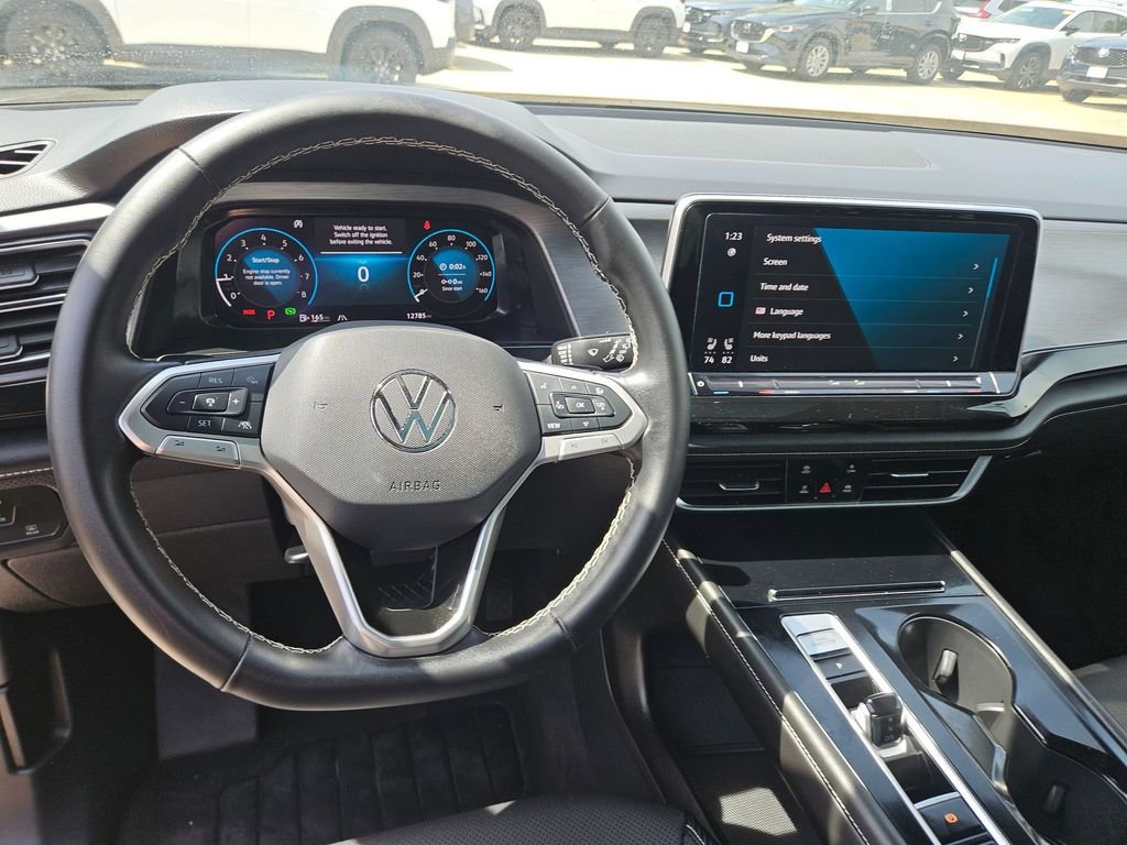 Used 2025 Volkswagen Atlas Cross Sport SE image 17