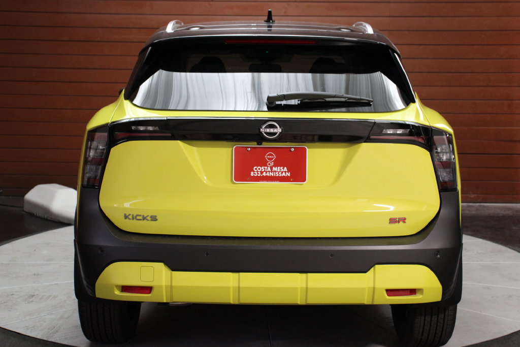 New 2026 Nissan Kicks SR FWD image 2