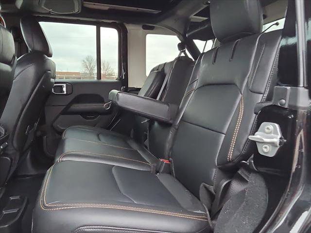 Used 2025 Jeep Wrangler Unlimited Sahara w/ Safety Group image 10