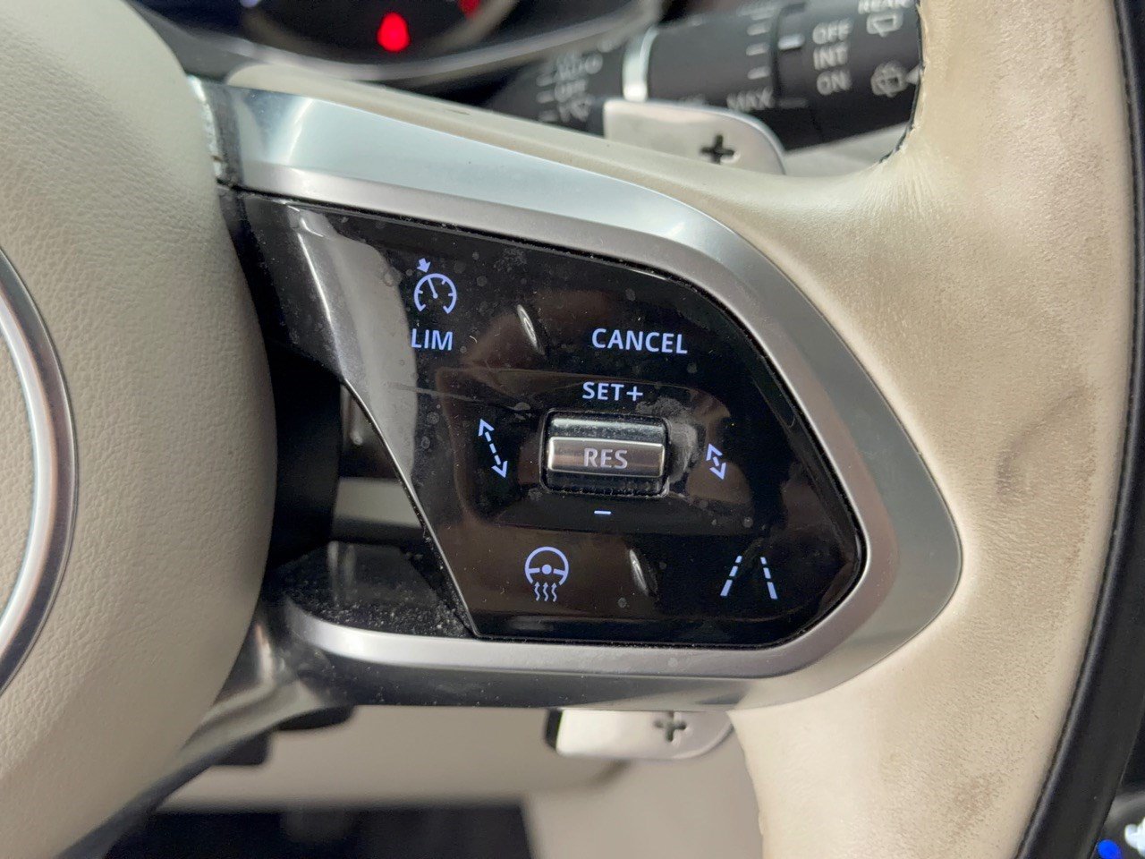Used 2023 Jaguar F-PACE S AWD/4WD image 19