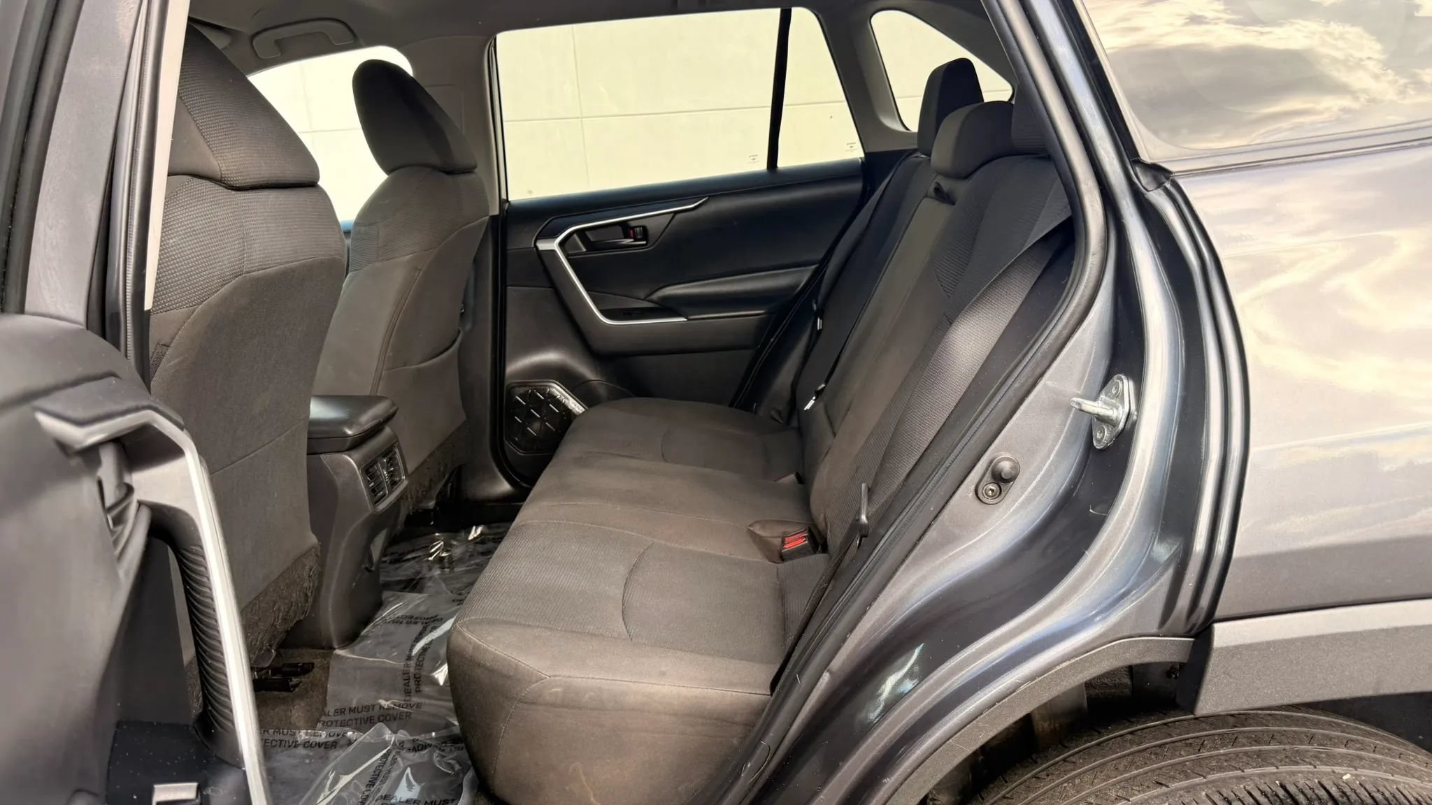Used 2022 Toyota RAV4 LE FWD image 13