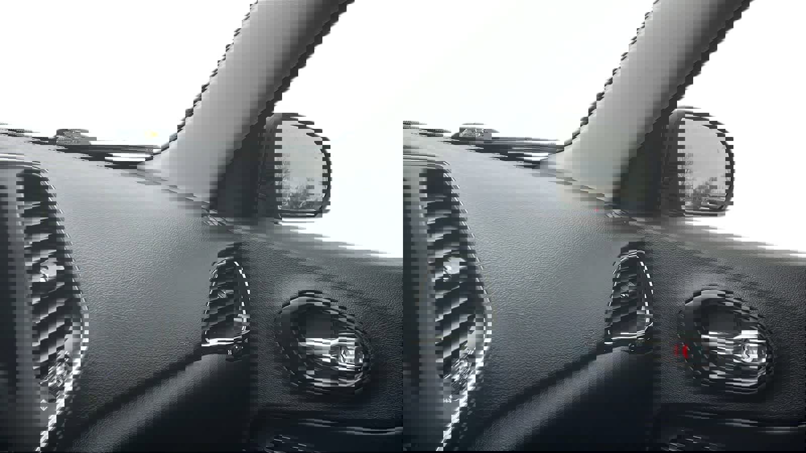 Used 2019 Jeep Cherokee Latitude Plus image 18