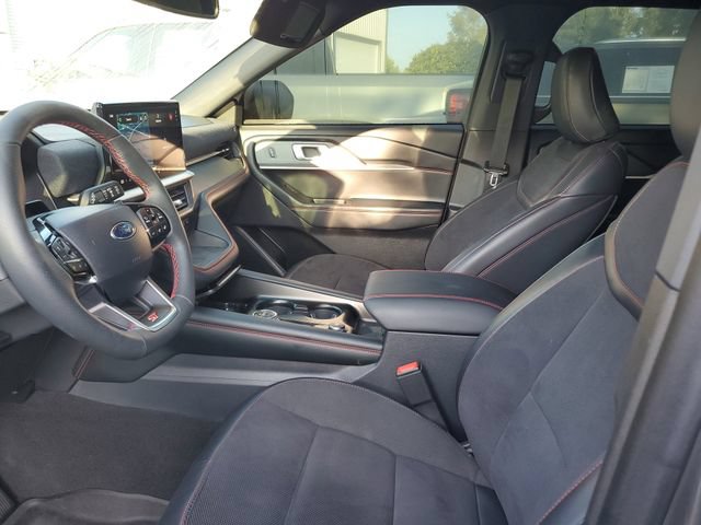 Used 2025 Ford Explorer ST RWD image 19
