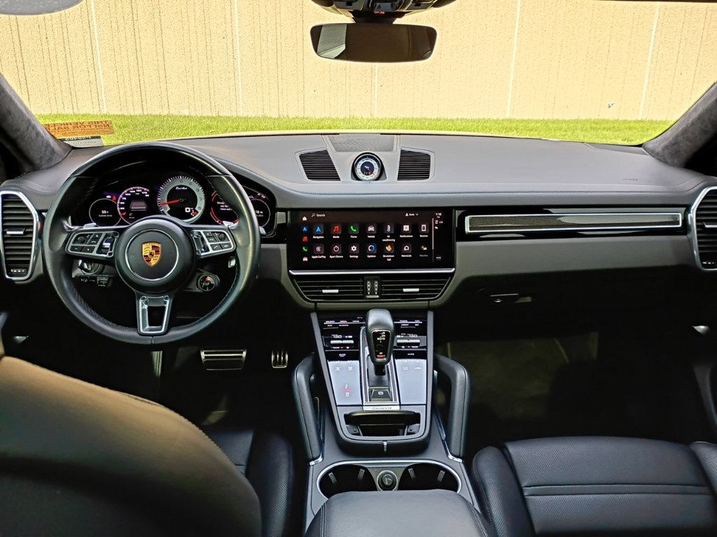 Certified 2022 Porsche Cayenne Turbo AWD/4WD image 12